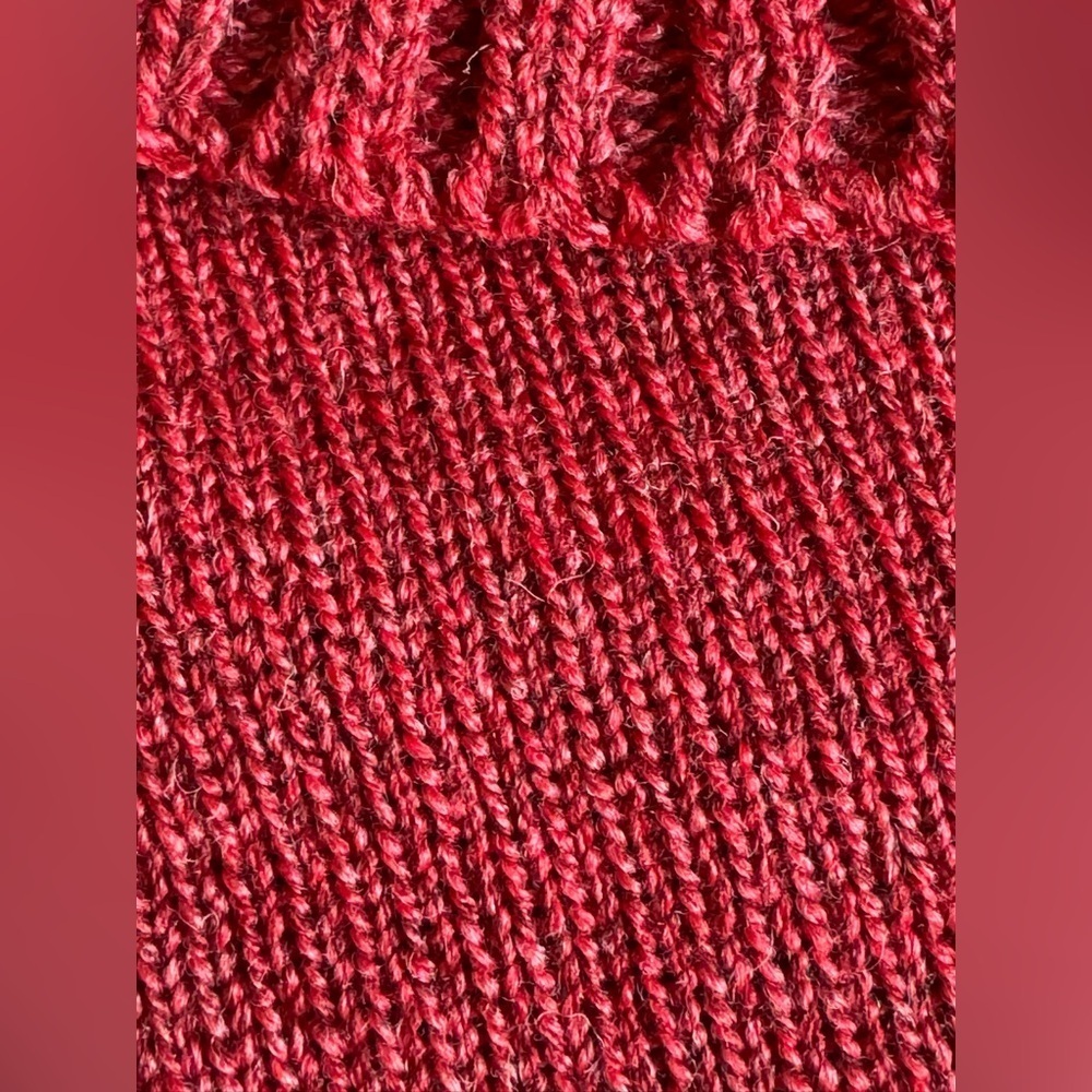 New Urku Red Alpaca Blend Made in Ecuador Soft & Cozy 2 Button Poncho - One Size - Picture 9 of 12